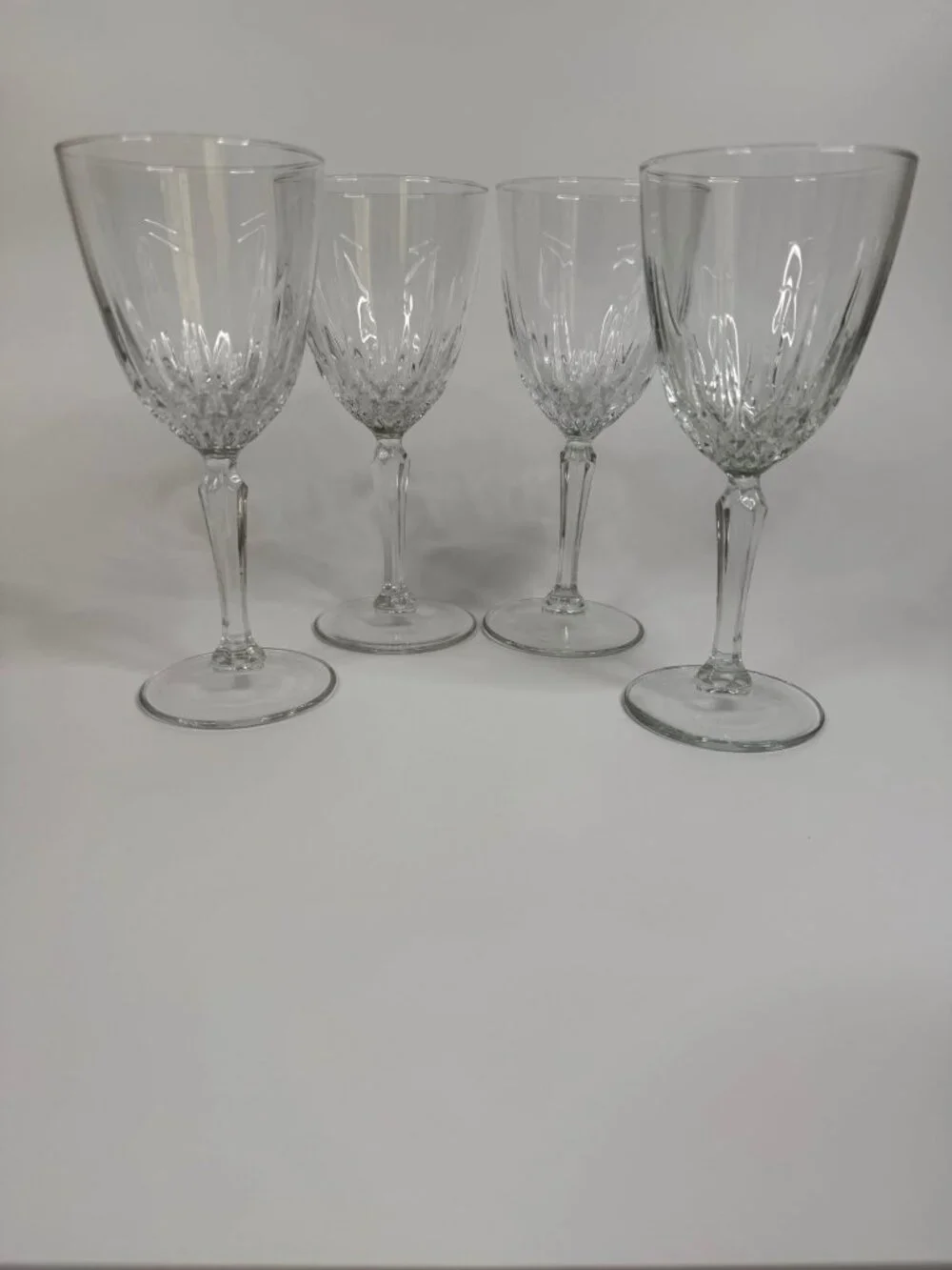 Crystal d'Arques-Durand Luminarc Diamante Wine Glass, 6.75